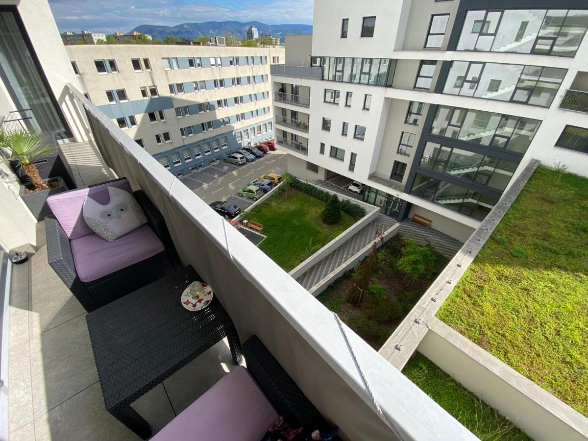 Apartment Mala Praha & Parking In The Garage Жилина Экстерьер фото